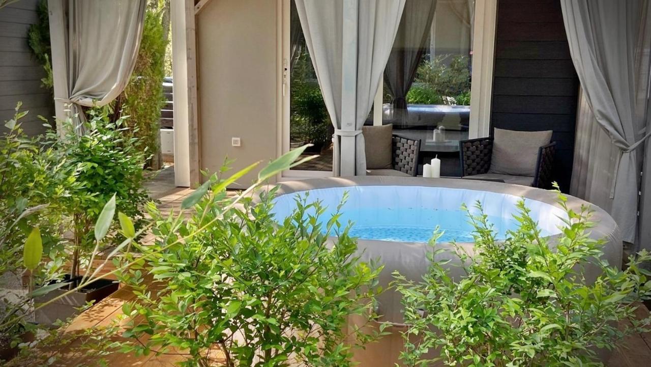 Boutique Mobile Homes Ulikarovinj (Adults Only) Eksteriør bilde