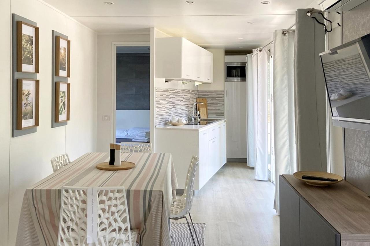 Boutique Mobile Homes Ulikarovinj (Adults Only) Eksteriør bilde